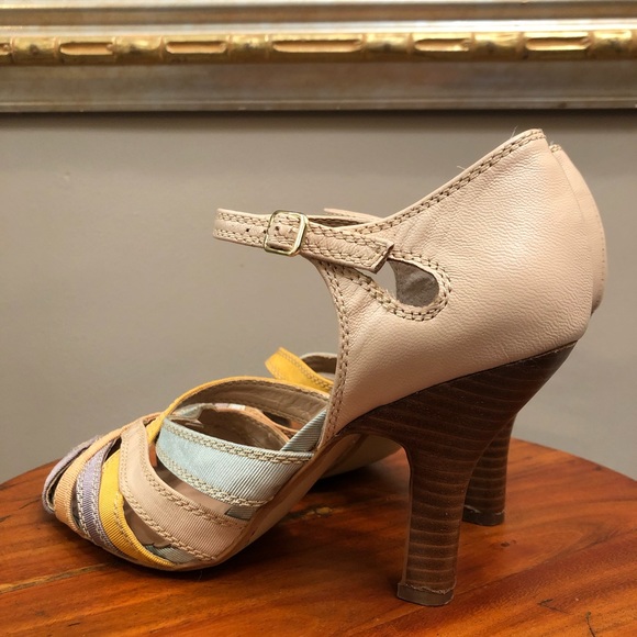 Miss Albright Size 8 retro strappy heels - Picture 3 of 16